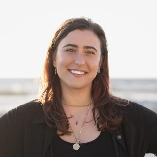 Viktoria Bedalli Headshot