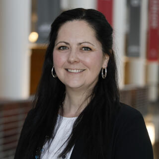 Sarah Holt headshot
